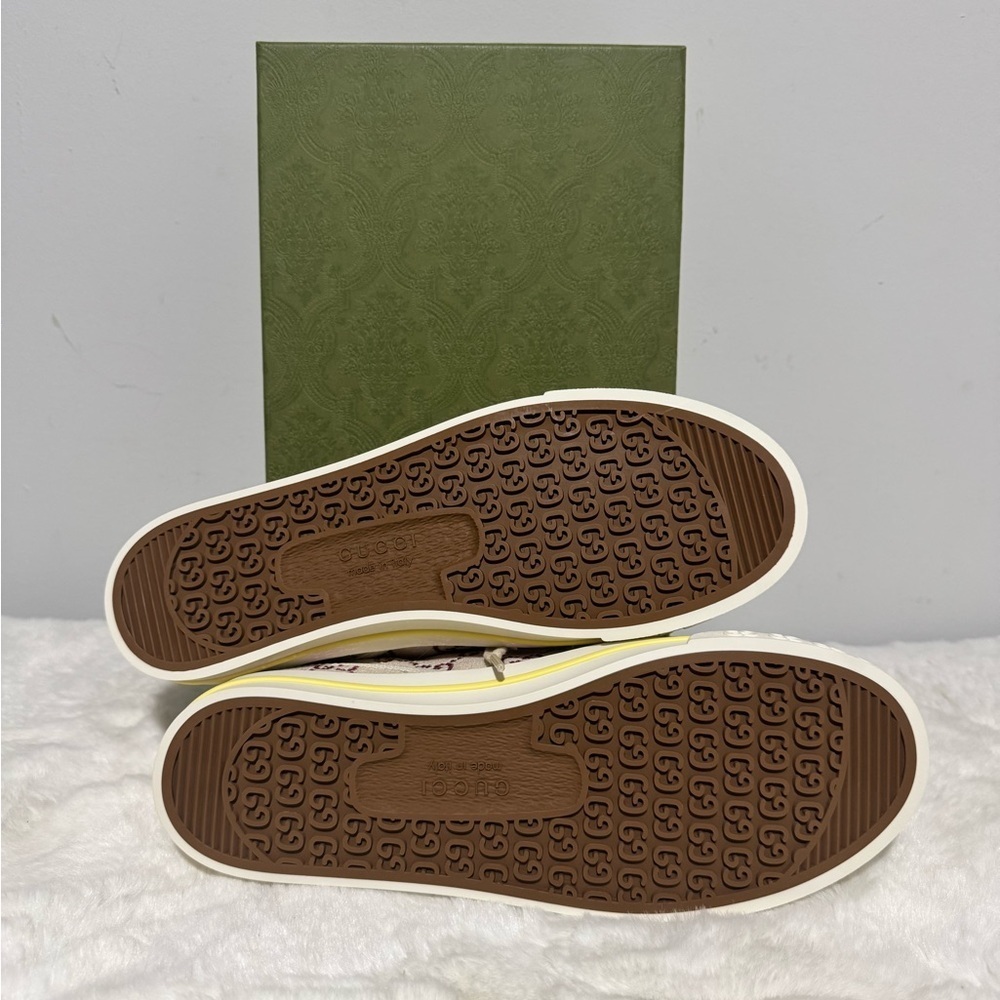 Gucci Beige Canvas Sneakers with Colorful Logo - Picture 5 of 5